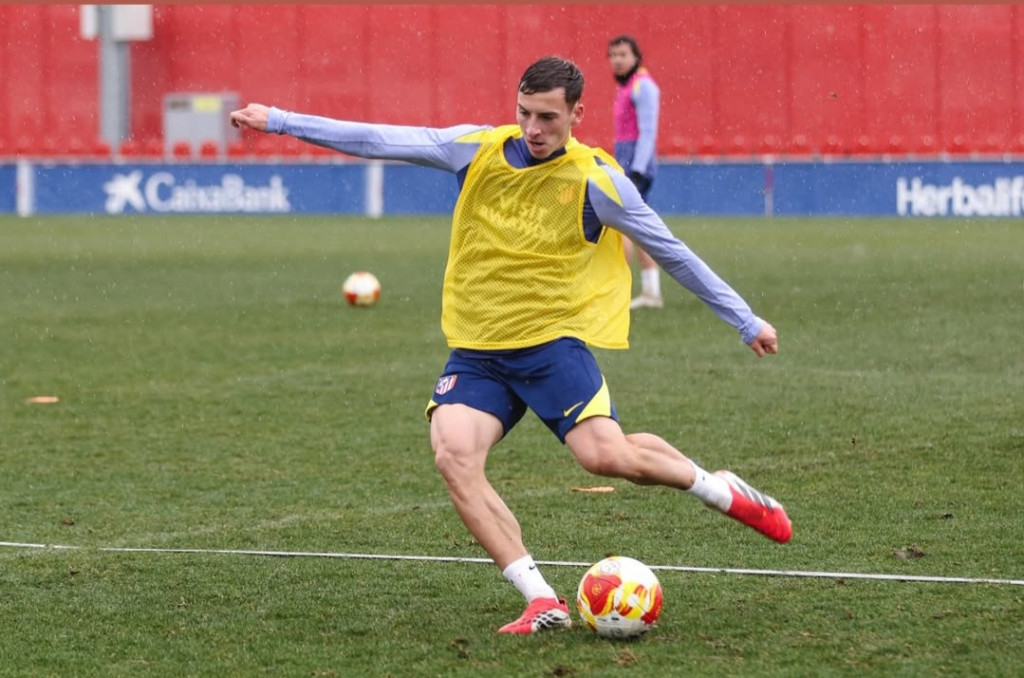 Perović u opremi Atletika - foto: Ateltico de Madrid Perović u opremi Atletika - foto: Ateltico de Madrid